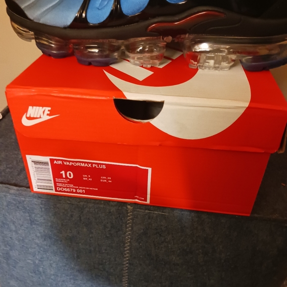 Nike Air Vapormax Plus - Picture 2 of 10